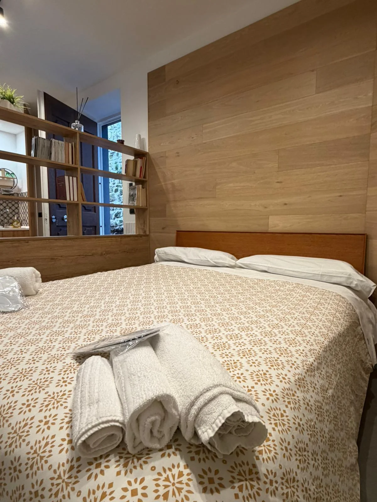 Camera Doppia — letto con libreria