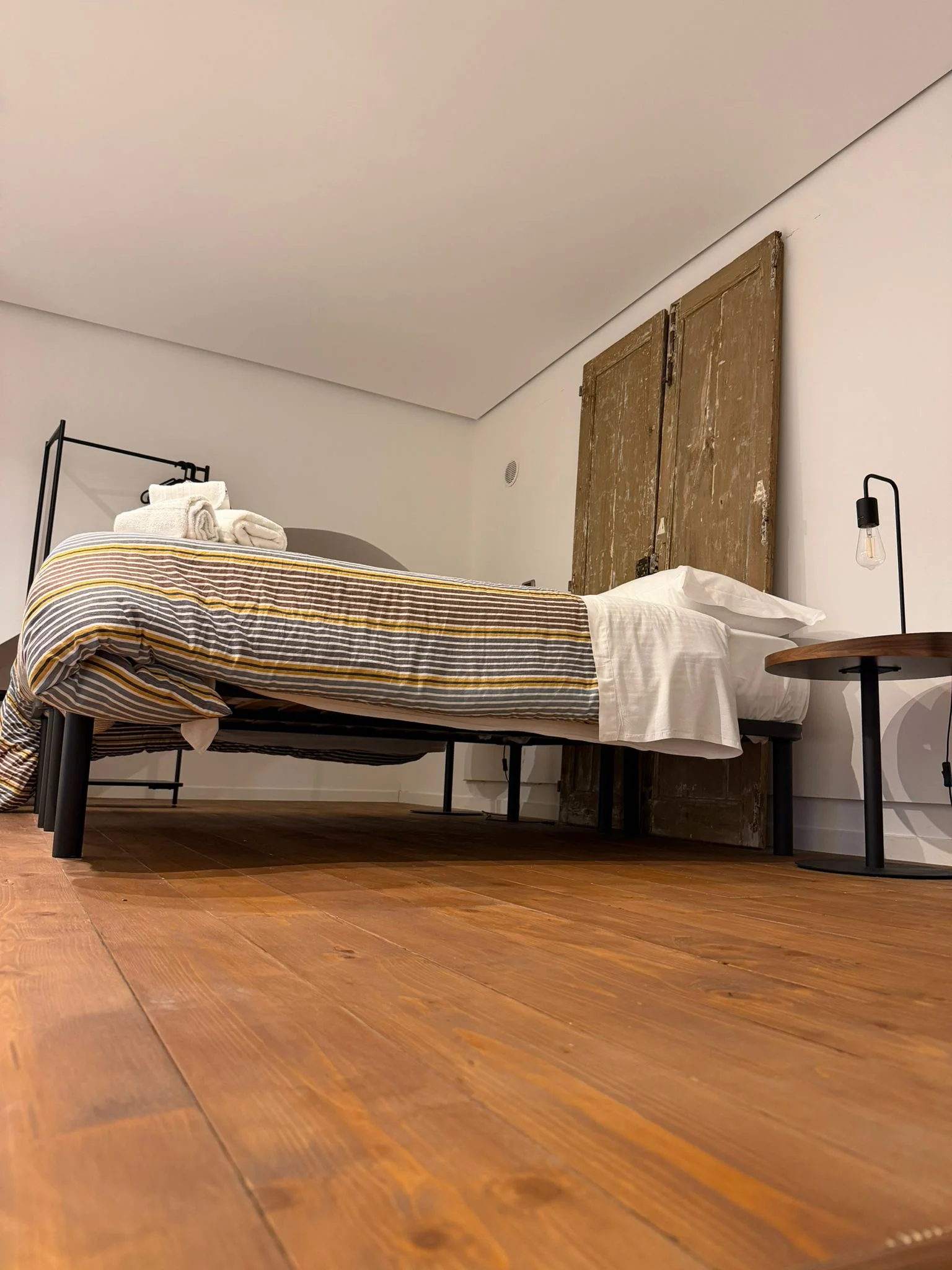 Camera Quadrupla — letto singolo rustico