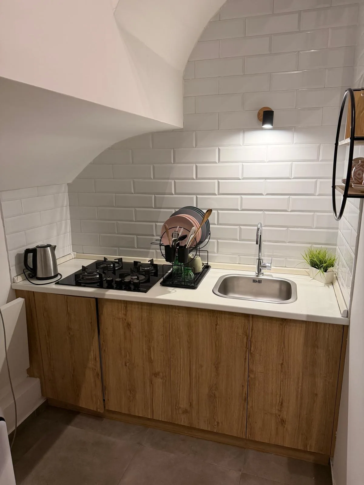 Camera Quadrupla — cucina angolo cottura